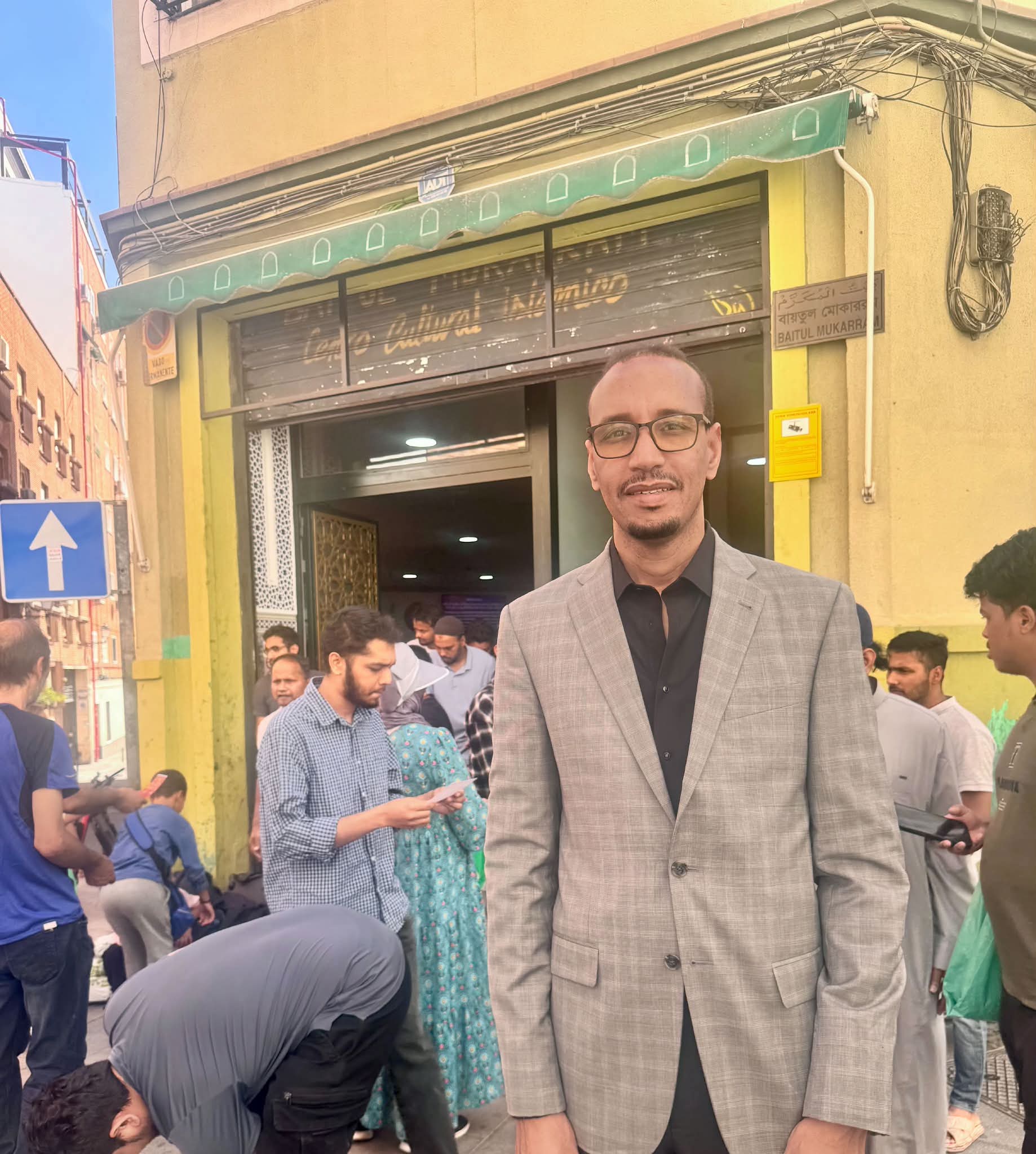 الدكتور عبد الله ولد بيان يكتب عن اكتظاط بعض المساجد بأوربا وأمريكا